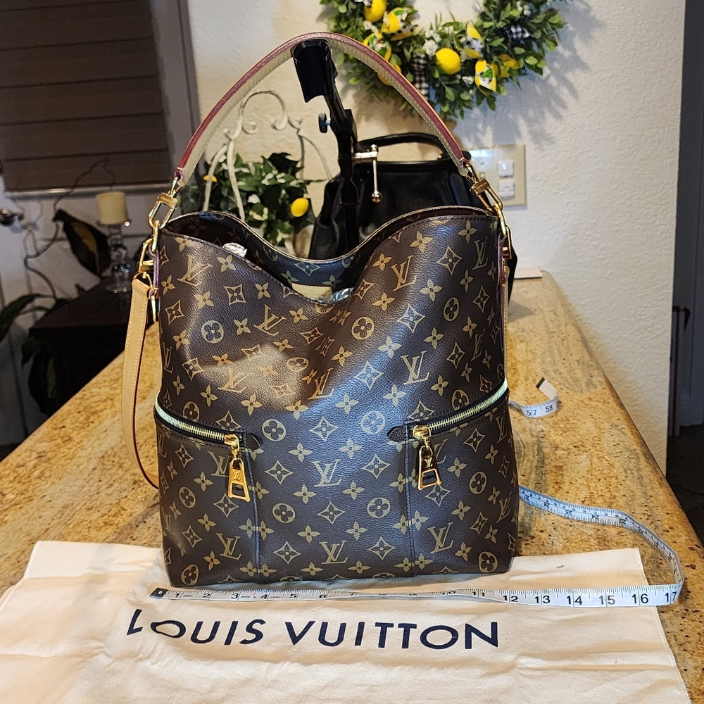 Gorgeous Authentic Louis Vuitton Melie Monogram canvas hobo shoulder handbag